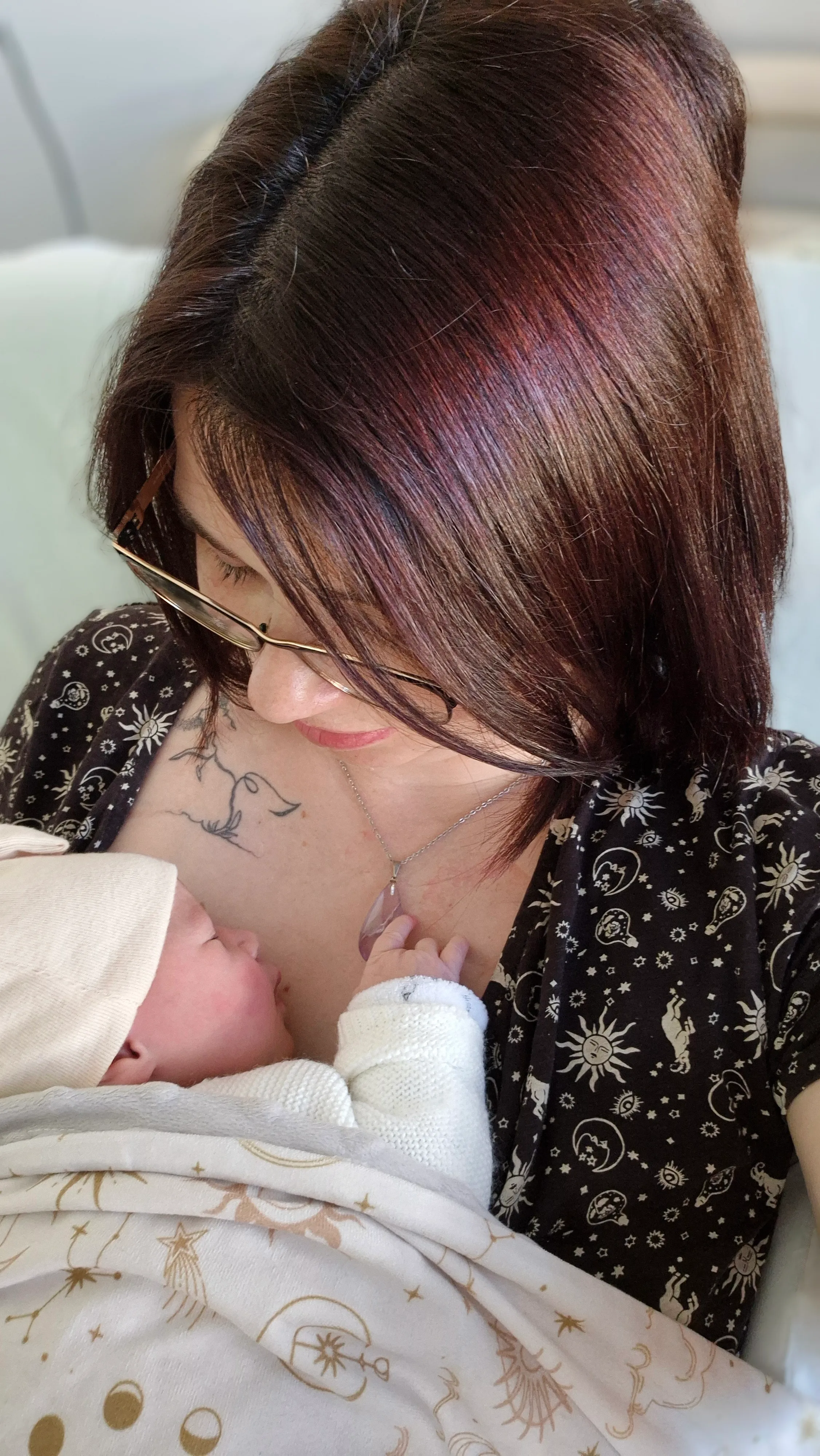 Adelyne en peau-à-peau avec son nouveau-né